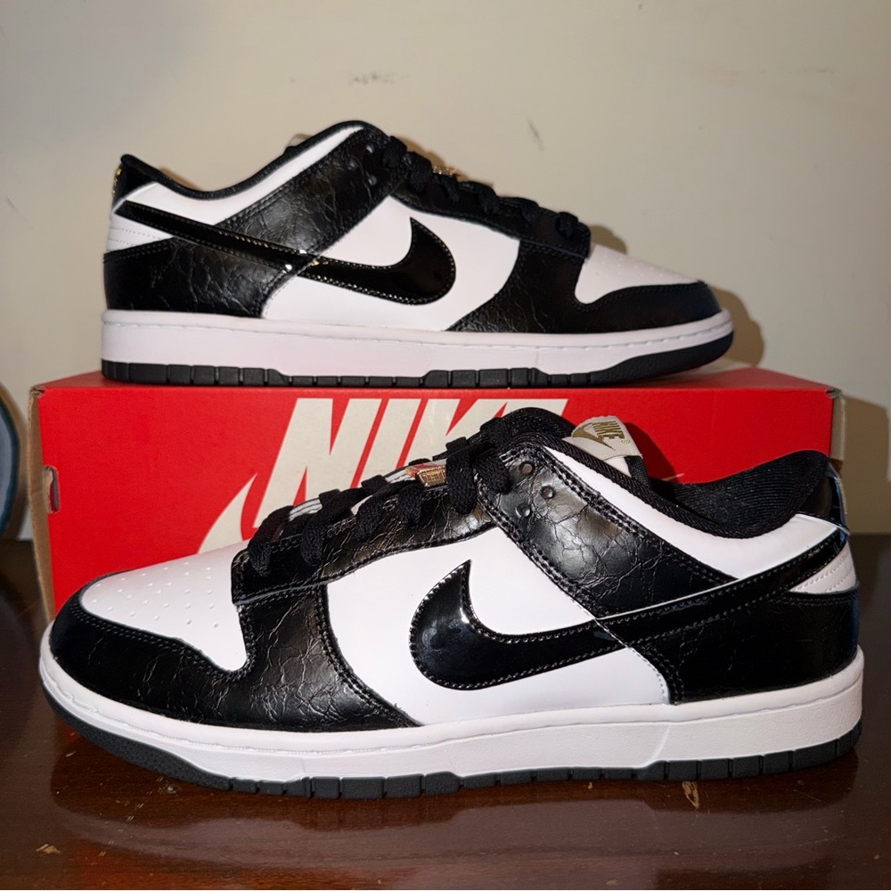 Nike dunk low SE ‘World Champ’ - BRAND NEW WITH BOX - SIZE 10.5